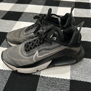 Nike 2090 sneakers, women’s size 9!
